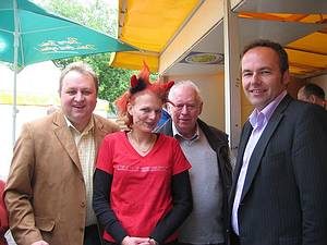 NIermann besucht den Spargelhof in Tonnenheide