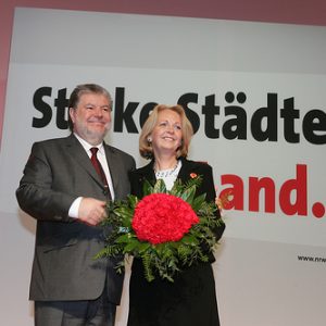Kurt Beck gratuliert Hannelore Kraft zur Wiederwahl