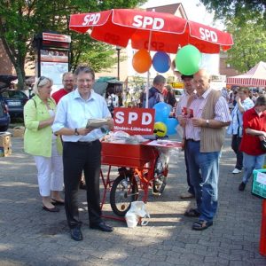 Achim Post auf dem Rahdener Trödelmarkt