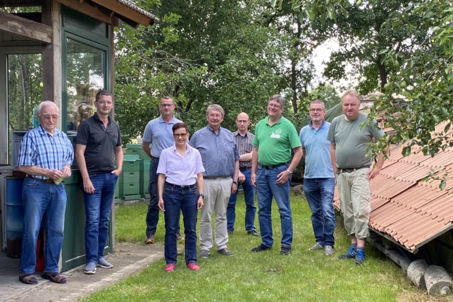 Gruppenbild mit SPD Imkern