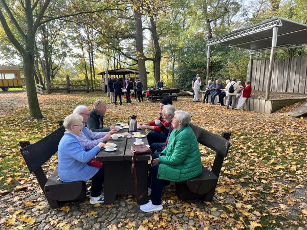 Kaffee und Kuchen auf dem Gelände Schlumps Backs
