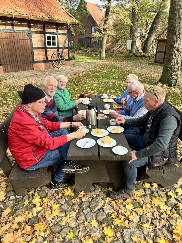 Stärkung mit frischem Kuchen